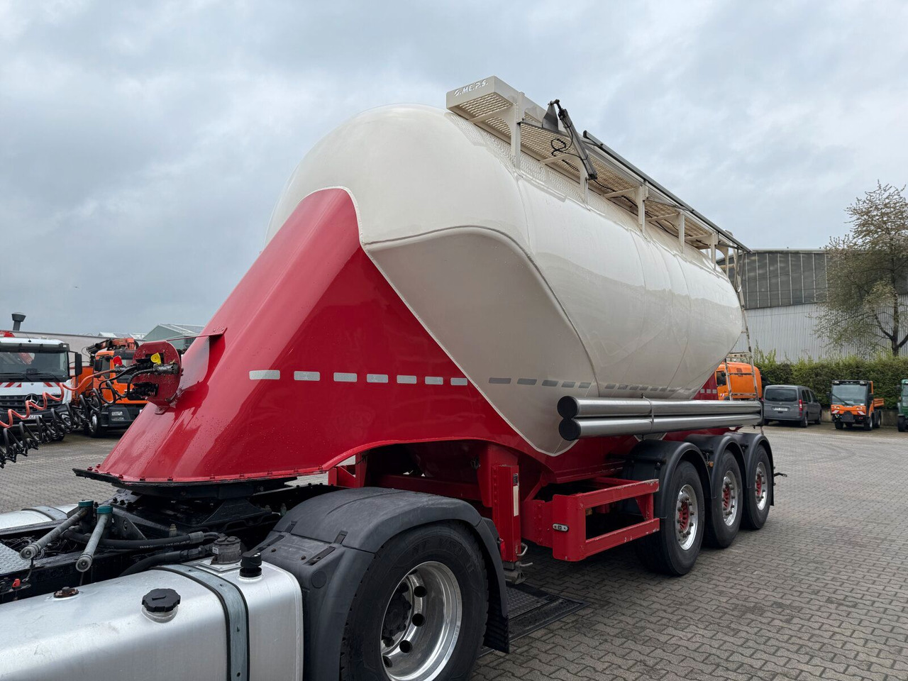 Feldbinder O.ME.P.S Silo Auflieger 39,3 Tonnen 3 Achs - Silo semi-trailer: picture 5 Feldbinder O.ME.P.S Silo Auflieger 39,3 Tonnen 3 Achs - Silo semi-trailer: picture 5