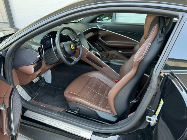 Coupe Ferrari Roma Coupe Schwarz: picture 13