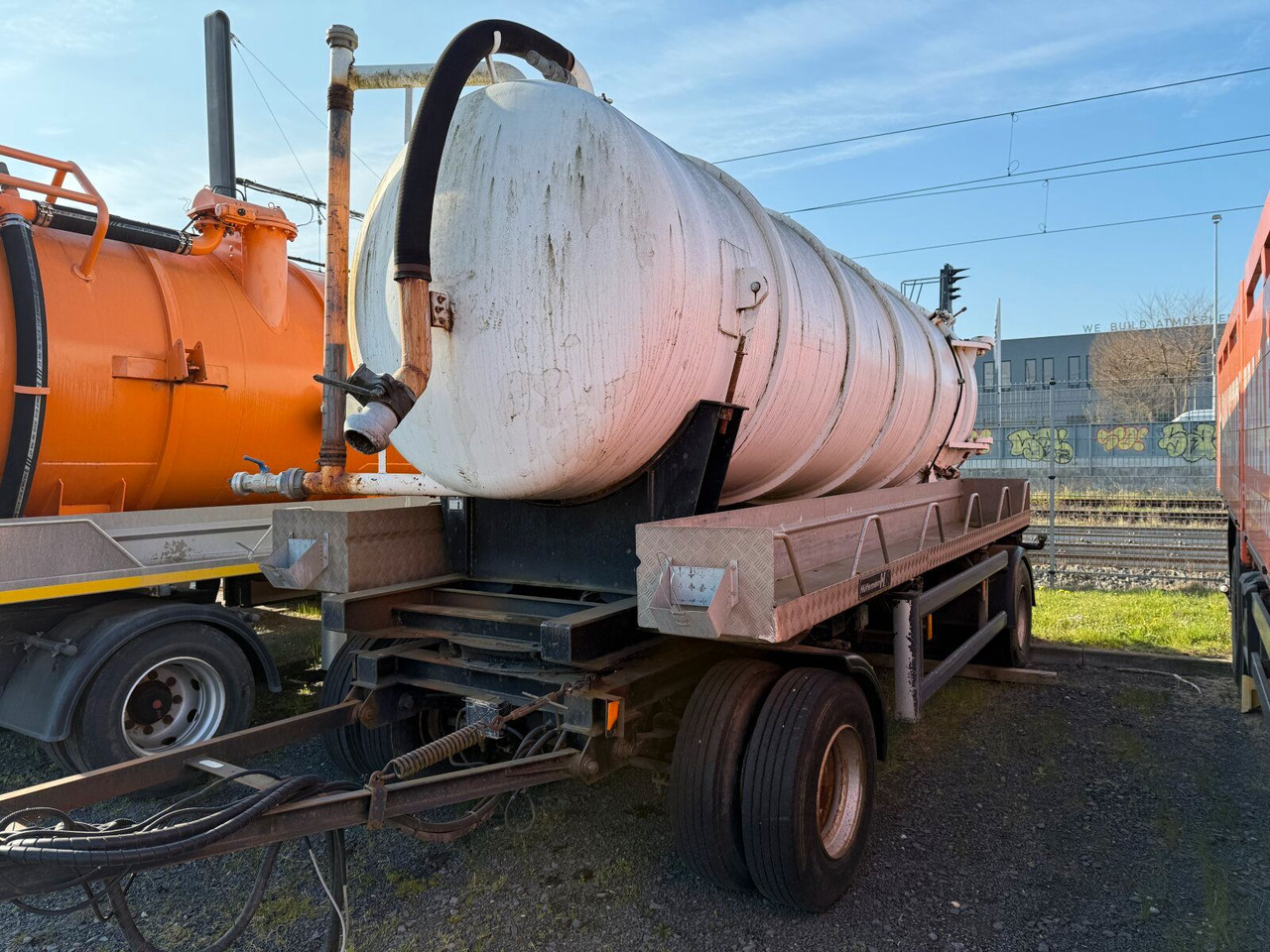 Hüffermann HSD181D Tankanhänger für nicht GGVS Güter - Tank trailer: picture 5 Hüffermann HSD181D Tankanhänger für nicht GGVS Güter - Tank trailer: picture 5