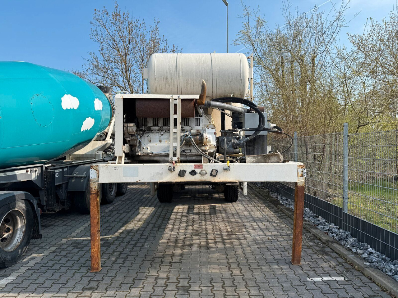 Intermix 10 m³ Betonmischer Auflieger mit Motor - Concrete mixer truck: picture 5 Intermix 10 m³ Betonmischer Auflieger mit Motor - Concrete mixer truck: picture 5