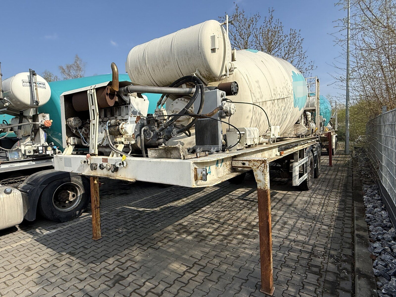 Intermix 10 m³ Betonmischer Auflieger mit Motor - Concrete mixer truck: picture 4 Intermix 10 m³ Betonmischer Auflieger mit Motor - Concrete mixer truck: picture 4