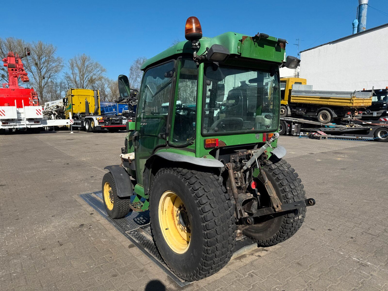John Deere 3520 Kommunaltrak. Frontkraftheber Kuppeldreieck - Farm tractor: picture 5 John Deere 3520 Kommunaltrak. Frontkraftheber Kuppeldreieck - Farm tractor: picture 5