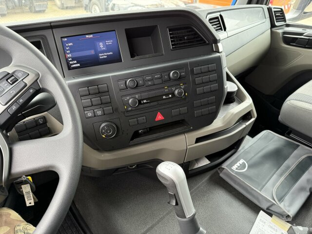 MAN TGS 26.400 6x6 Abrollkipper HIAB Optima 20S - Hook lift truck: picture 3 MAN TGS 26.400 6x6 Abrollkipper HIAB Optima 20S - Hook lift truck: picture 3