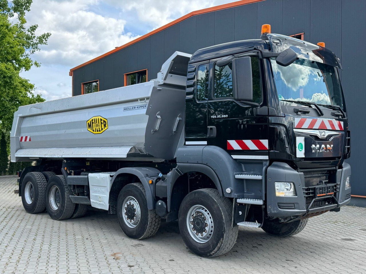 MAN TGS 35.460 8x6 BB Muldenkipper Meiller - Tipper: picture 1 MAN TGS 35.460 8x6 BB Muldenkipper Meiller - Tipper: picture 1