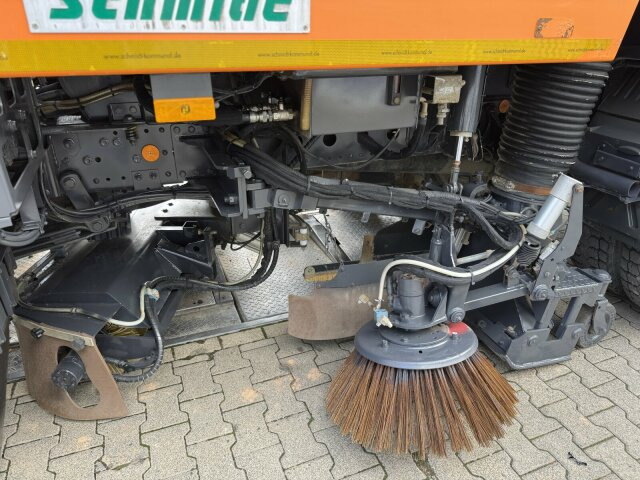 Mercedes-Benz Atego 1324 4x2 Kehrmaschine Schmidt SKF S7B 7 m³ - Road sweeper: picture 3 Mercedes-Benz Atego 1324 4x2 Kehrmaschine Schmidt SKF S7B 7 m³ - Road sweeper: picture 3