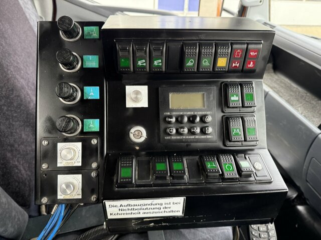 Mitsubishi Canter FUSO Kehrmaschine BROCK SL140 4 m³ - Road sweeper: picture 5 Mitsubishi Canter FUSO Kehrmaschine BROCK SL140 4 m³ - Road sweeper: picture 5