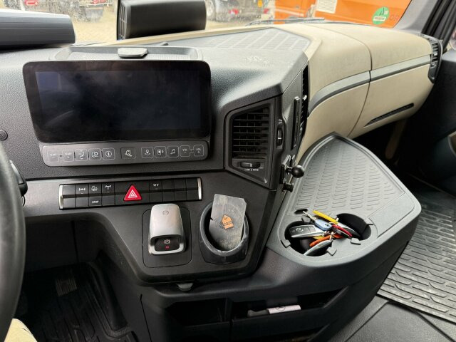 Mercedes-Benz ACTROS 1846 4x4 HAD Eur 6 Kipphydraulik Retarder - Tractor unit: picture 3 Mercedes-Benz ACTROS 1846 4x4 HAD Eur 6 Kipphydraulik Retarder - Tractor unit: picture 3