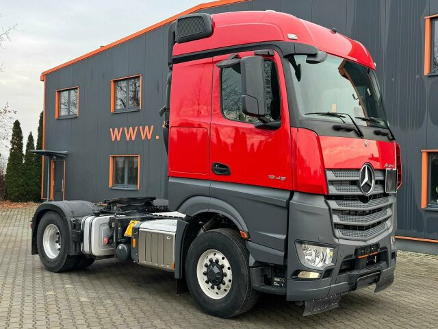 Mercedes-Benz ACTROS 1846 4x4 HAD Eur 6 Kipphydraulik Retarder - Tractor unit: picture 1 Mercedes-Benz ACTROS 1846 4x4 HAD Eur 6 Kipphydraulik Retarder - Tractor unit: picture 1