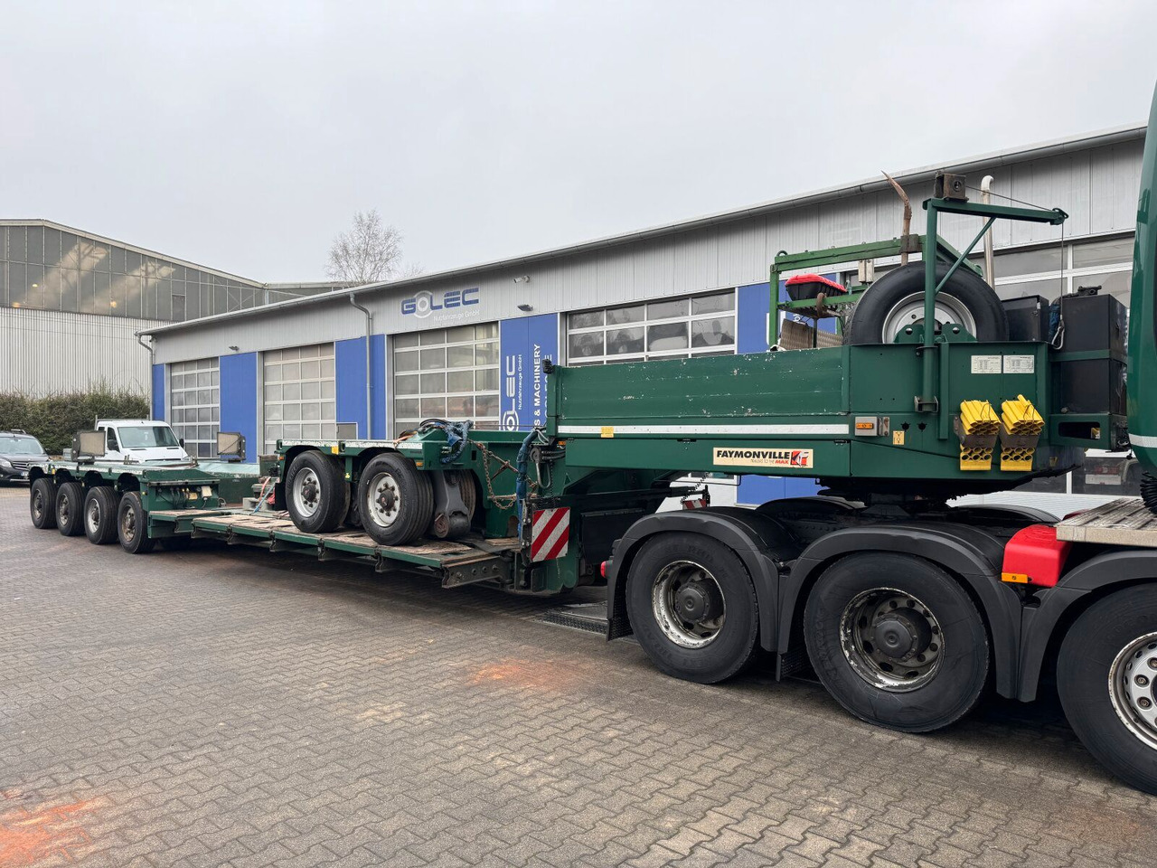 Mercedes-Benz ACTROS 4163 8x4 Schwerlast +Tieflader 4+2 *83 T - Tractor unit: picture 3 Mercedes-Benz ACTROS 4163 8x4 Schwerlast +Tieflader 4+2 *83 T - Tractor unit: picture 3