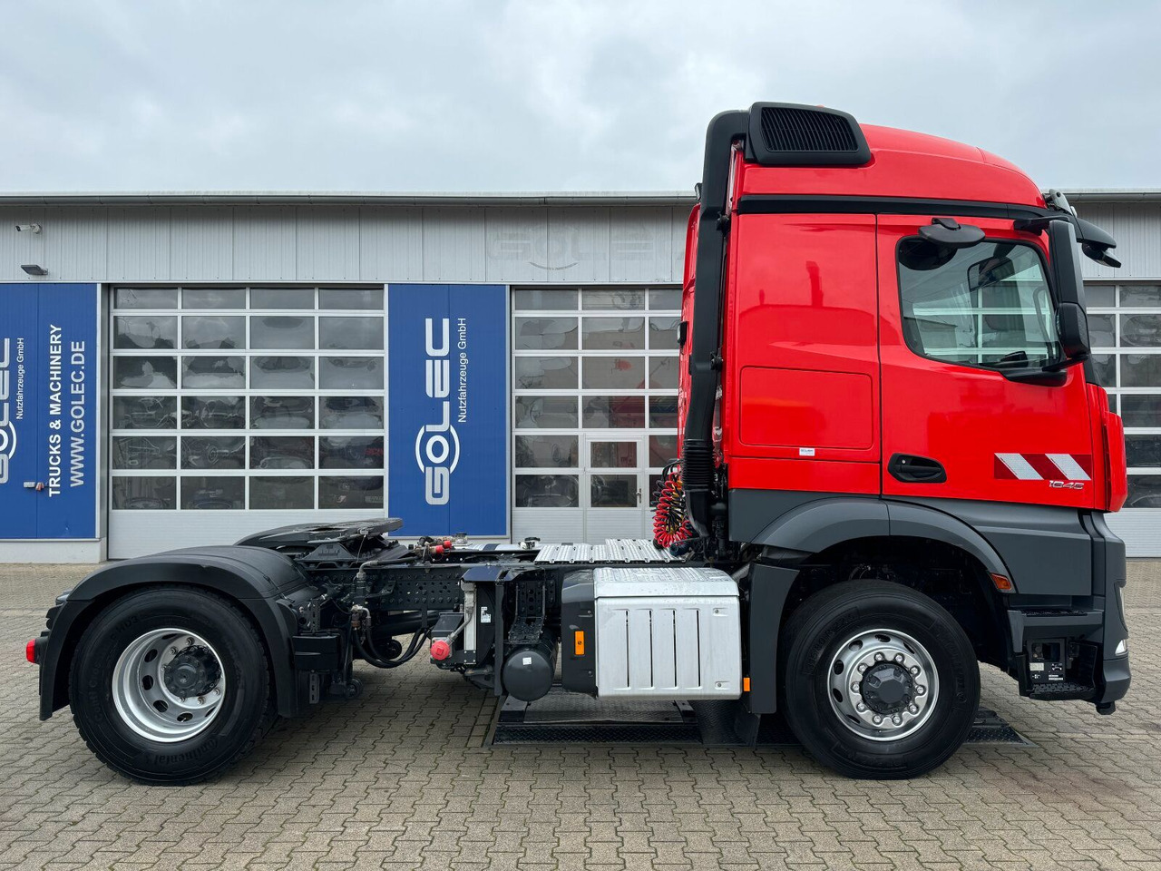 Mercedes-Benz Arocs 1845 LS 4x4 HAD *Kipphyd. Euro6 Blatt/Luft - Tractor unit: picture 3 Mercedes-Benz Arocs 1845 LS 4x4 HAD *Kipphyd. Euro6 Blatt/Luft - Tractor unit: picture 3