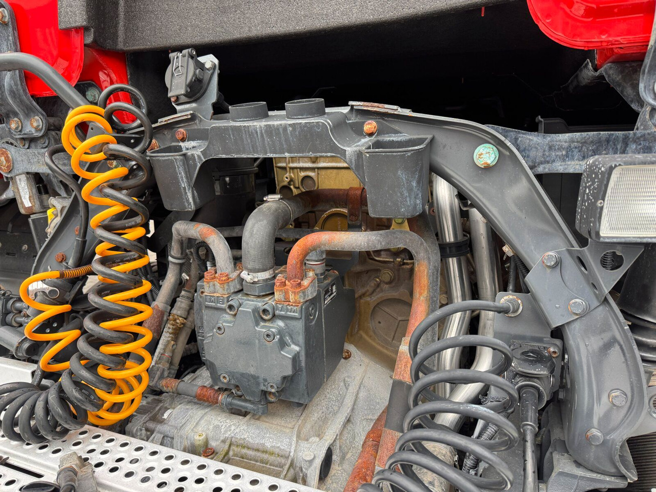 Leasing of  Mercedes-Benz Arocs 1845 LS 4x4 HAD *Kipphyd. Euro6 Blatt/Luft Mercedes-Benz Arocs 1845 LS 4x4 HAD *Kipphyd. Euro6 Blatt/Luft: picture 8