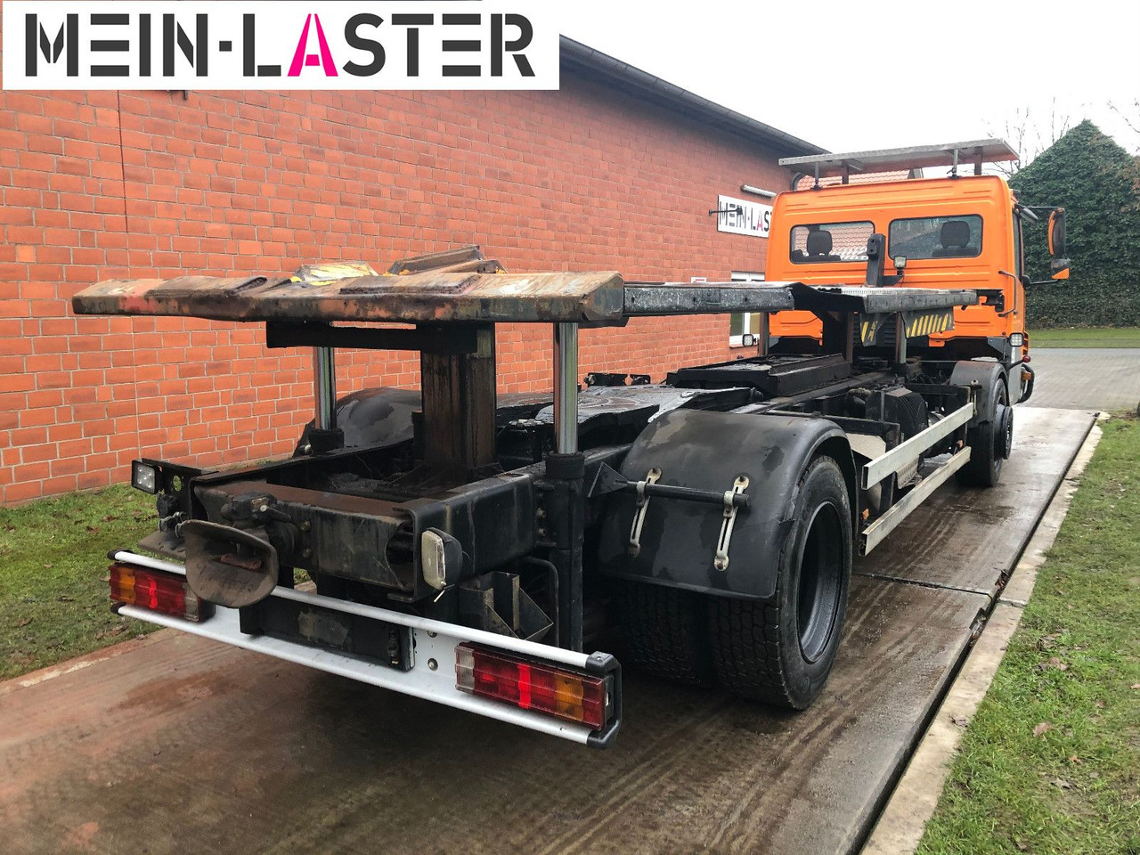 Mercedes-Benz Kamag Wiesel Umsetzter Sattelplatte - Container transporter/ Swap body truck: picture 3 Mercedes-Benz Kamag Wiesel Umsetzter Sattelplatte - Container transporter/ Swap body truck: picture 3