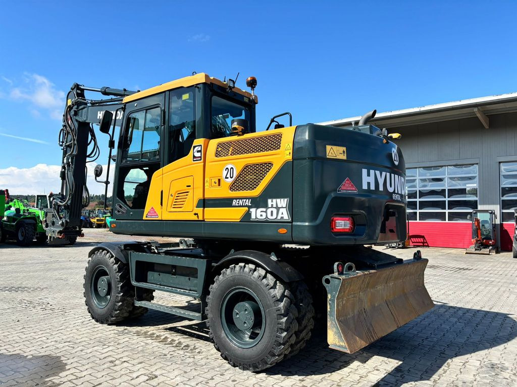 Hyundai HW160A Hyundai HW160A - Wheel excavator: picture 2 Hyundai HW160A Hyundai HW160A - Wheel excavator: picture 2