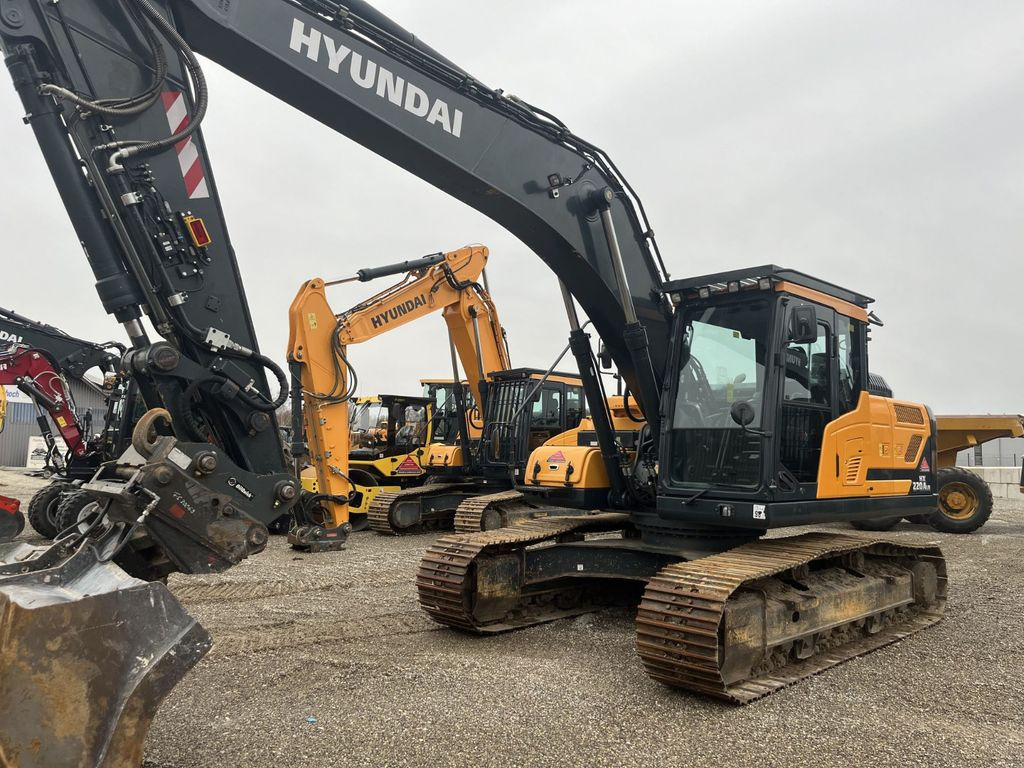 Hyundai HX220AL - Crawler excavator: picture 1 Hyundai HX220AL - Crawler excavator: picture 1