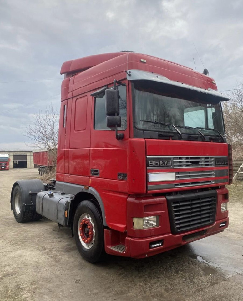 DAF 95XF380 - Tractor unit: picture 1 DAF 95XF380 - Tractor unit: picture 1