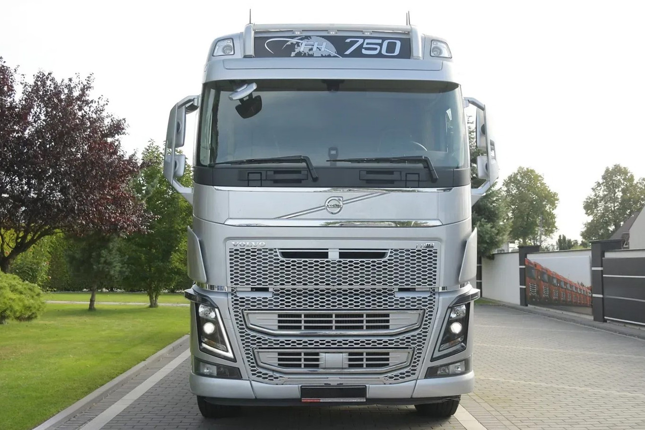 VOLVO FH750 - Log truck: picture 2 VOLVO FH750 - Log truck: picture 2