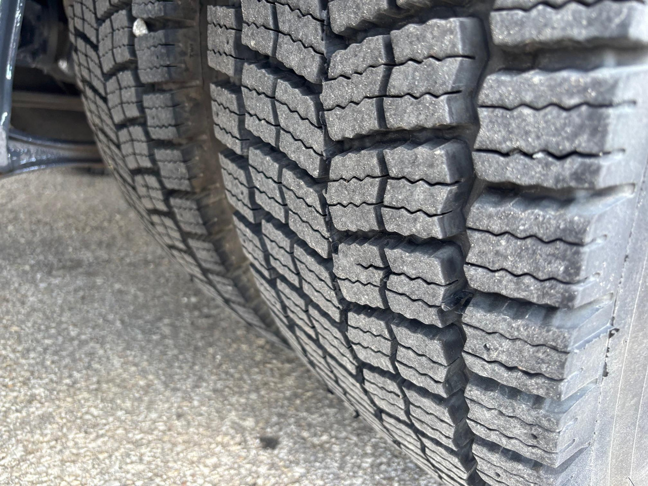 Box truck VOLVO FM330: picture 14