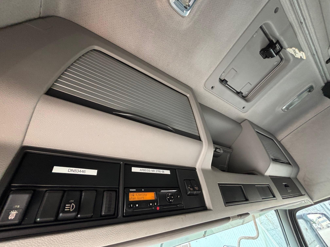 Box truck VOLVO FM330: picture 17