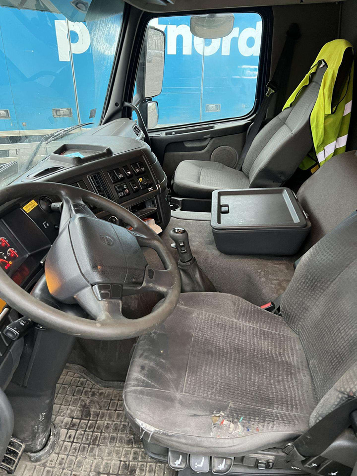 Box truck VOLVO FM9.260: picture 12