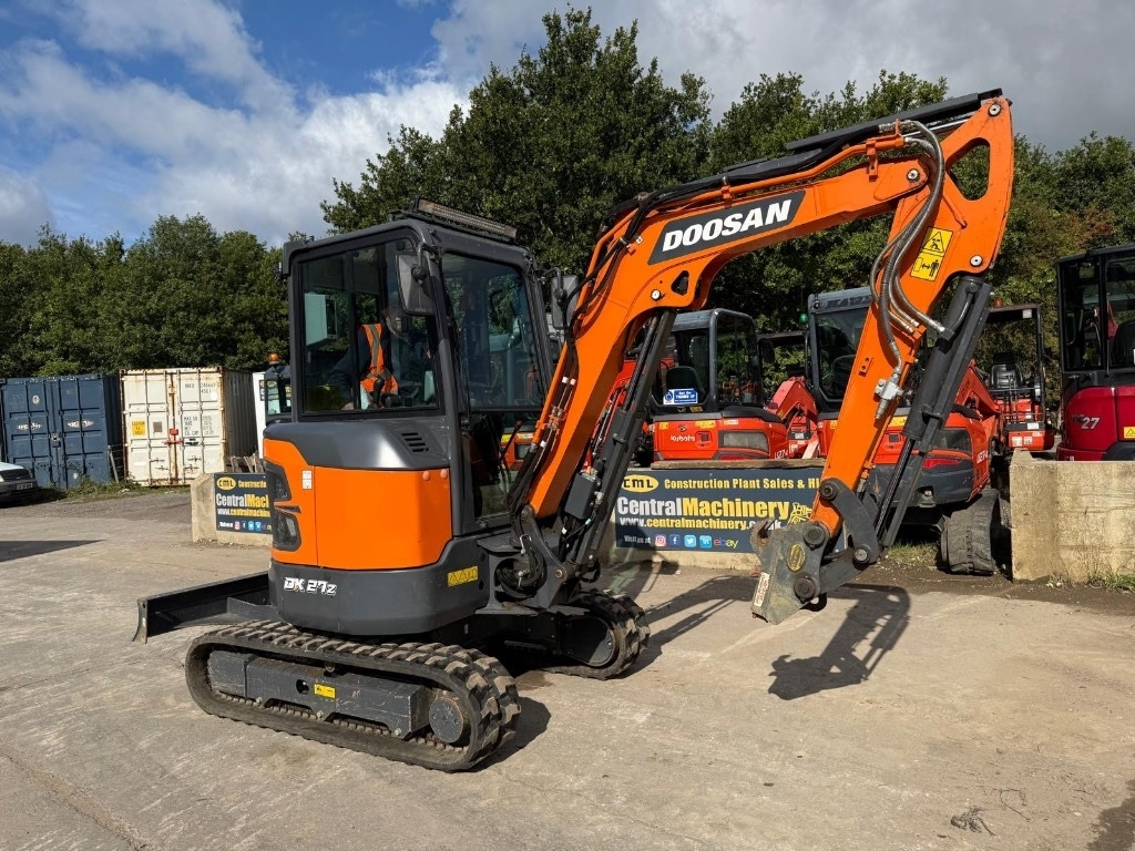 Doosan DX27Z-7 - Mini excavator: picture 2 Doosan DX27Z-7 - Mini excavator: picture 2