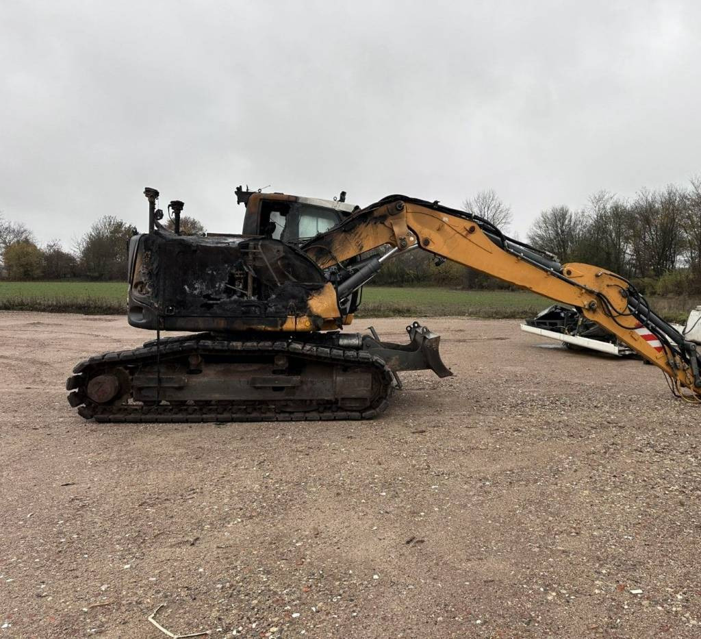 Liebherr 914 Compact for parts breaking dismantling - Crawler excavator: picture 2 Liebherr 914 Compact for parts breaking dismantling - Crawler excavator: picture 2