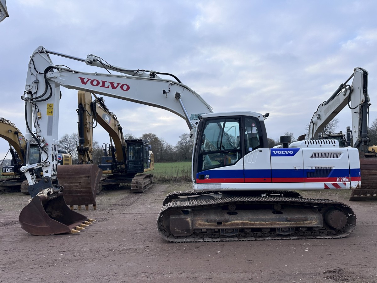 VOLVO EC 220 DL German machine! - Excavator: picture 1 VOLVO EC 220 DL German machine! - Excavator: picture 1