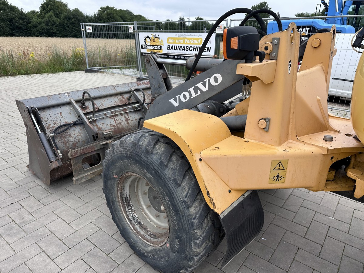 Wheel loader VOLVO L 30 B PRO 3er Kreis Klappschaufel+Palettengabel: picture 18