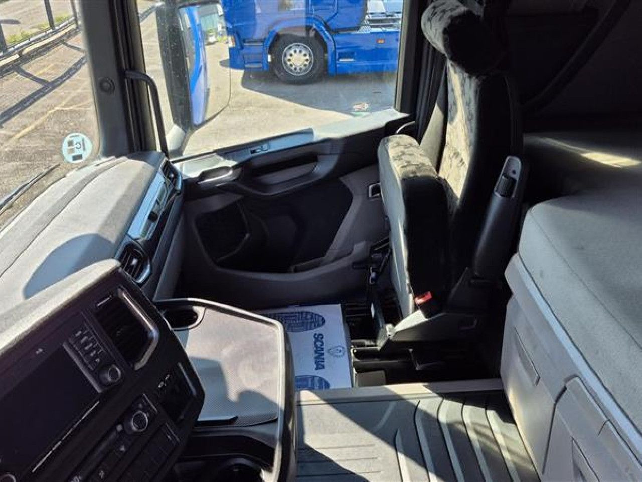 Scania R 450 - Tractor unit: picture 5 Scania R 450 - Tractor unit: picture 5