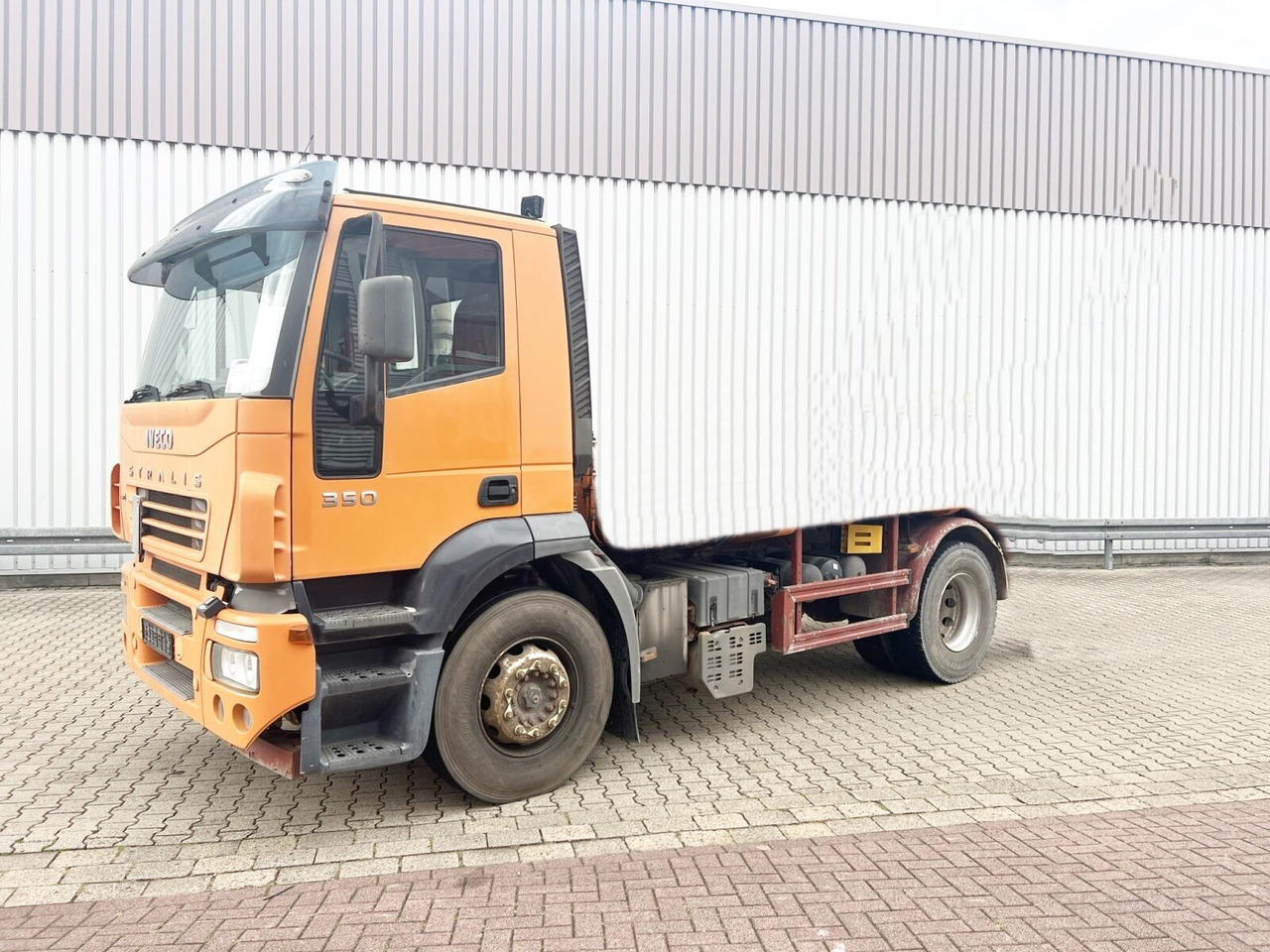 Andere 190 AD 35 4x2 190 AD 35 4x2 - Cab chassis truck: picture 1 Andere 190 AD 35 4x2 190 AD 35 4x2 - Cab chassis truck: picture 1
