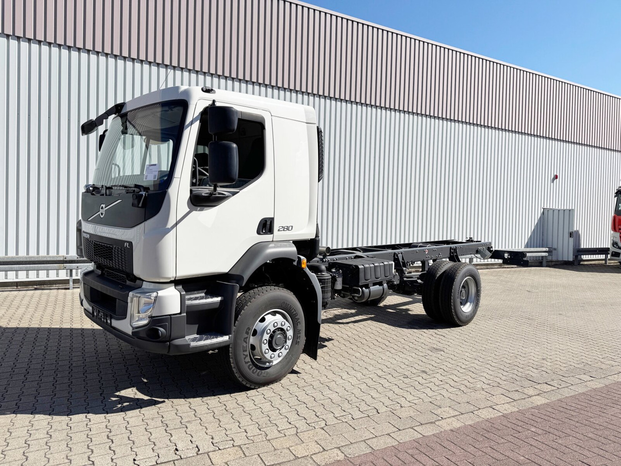 FL 280 4x4 FL 280 4x4, Nebenantrieb - Cab chassis truck: picture 1 FL 280 4x4 FL 280 4x4, Nebenantrieb - Cab chassis truck: picture 1