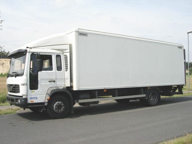 FL 6-12 4x2 FL 6-12 4x2, 4x vorhanden! - Box truck: picture 2 FL 6-12 4x2 FL 6-12 4x2, 4x vorhanden! - Box truck: picture 2