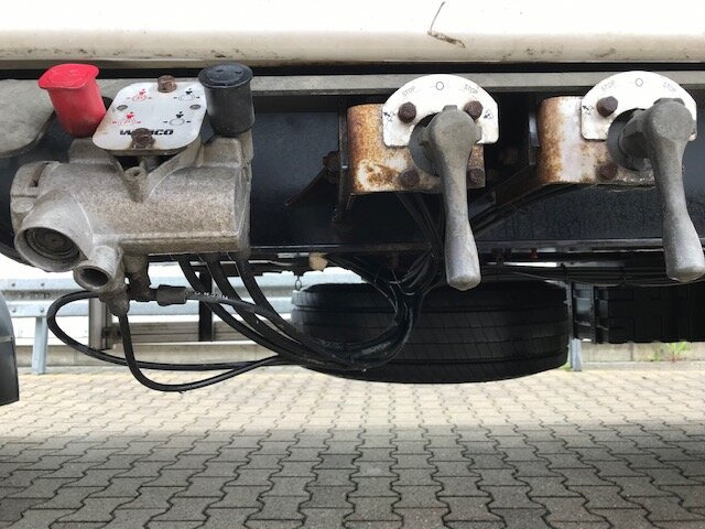 HDK 1860 HDK 1860 Hinterkippmulde ca. 28m³ mit Seperatmotor, eigene Hydraulik - Tipper trailer: picture 3 HDK 1860 HDK 1860 Hinterkippmulde ca. 28m³ mit Seperatmotor, eigene Hydraulik - Tipper trailer: picture 3