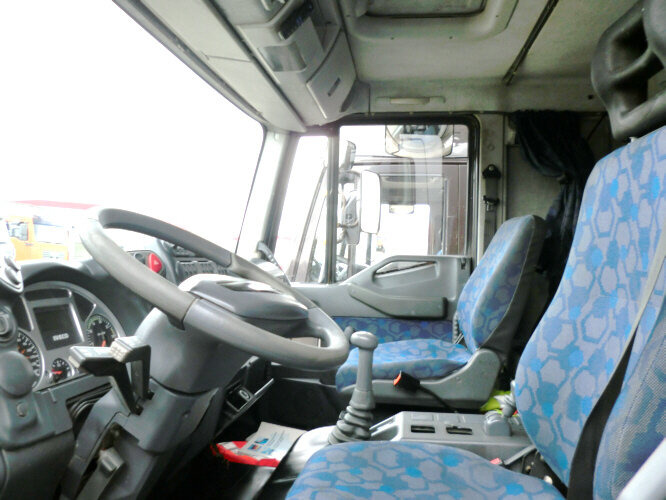 Iveco EuroCargo 75 E 17/4x2 EuroCargo 75 E 17/4x2, 6x VORHANDEN! - Box truck: picture 3 Iveco EuroCargo 75 E 17/4x2 EuroCargo 75 E 17/4x2, 6x VORHANDEN! - Box truck: picture 3