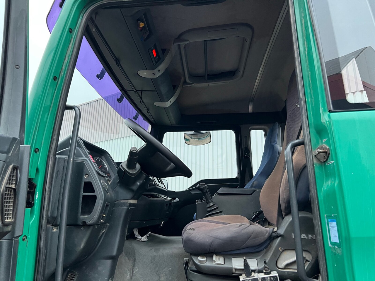 MAN TGA 26.463 6x4 BB TGA 26.463 6x4 BB - Hook lift truck: picture 2 MAN TGA 26.463 6x4 BB TGA 26.463 6x4 BB - Hook lift truck: picture 2