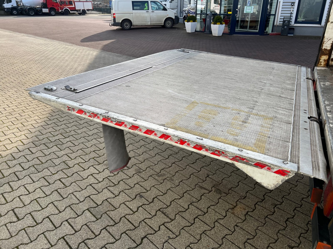 Box truck MAN TGL 12.250/340 4X2 BL TGL 12.250/340 4X2 BL mit Dhollandia LBW, 42 cbm: picture 11