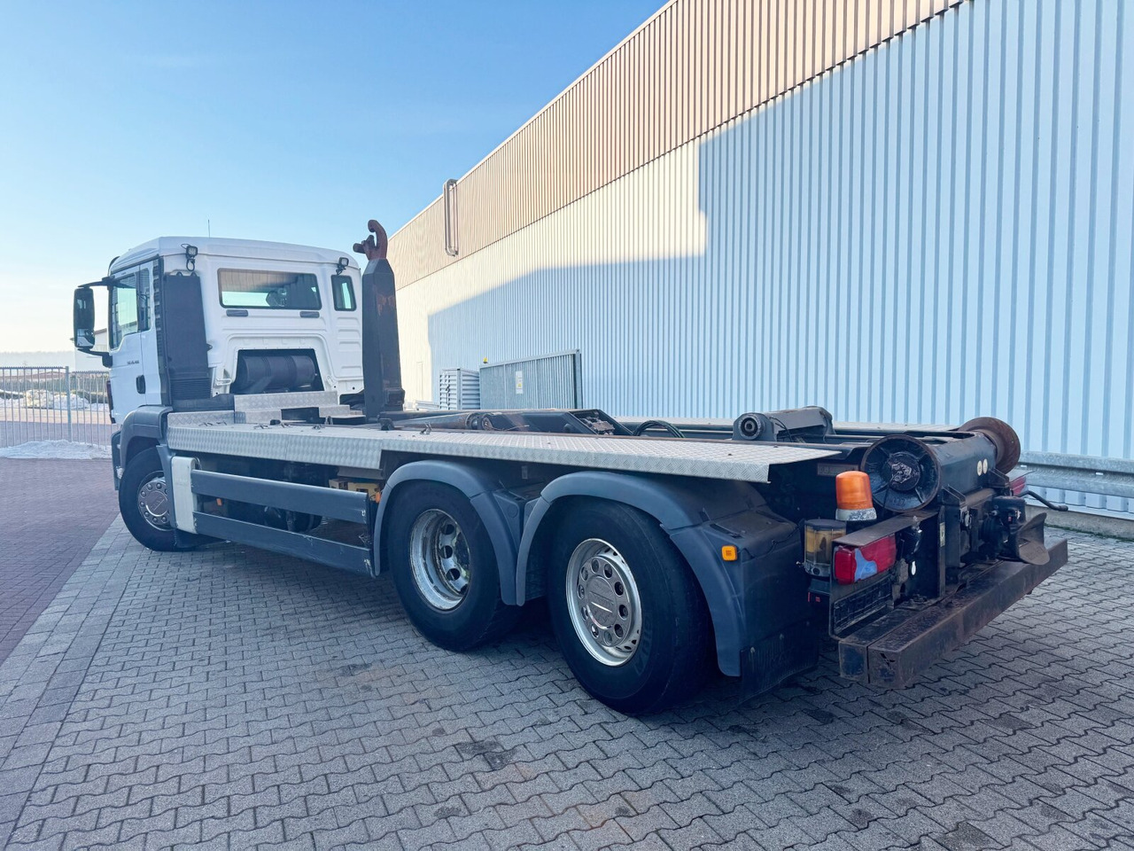 Hook lift truck MAN TGS 26.480 6x2-4 BL TGS 26.480 6x2-4 BL, Lenk-Liftachse, VDL Abrollkipper bis 7m Container: picture 12