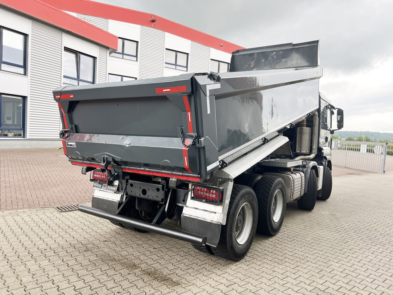 Dumper MAN TGS 35.510 8x4 BL TGS 35.510 8x4 BL, Intarder, Stahlmulde ca. 13m³, hydr. Heckklappenöffnung: picture 11