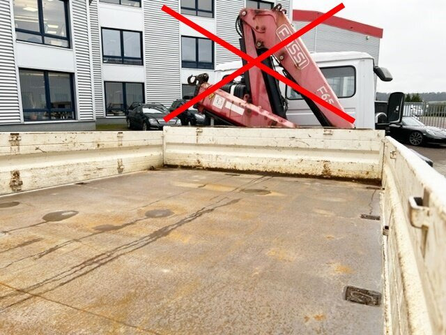 Interior photo 2: Tipper Mercedes-Benz 811 K 4x2 811 K 4x2 Interior photo 2: Tipper Mercedes-Benz 811 K 4x2 811 K 4x2