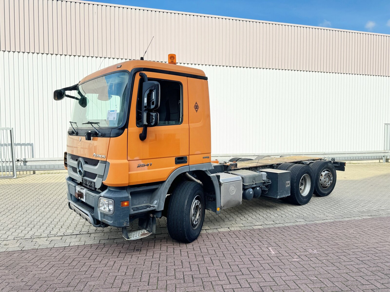 Mercedes-Benz Actros 2541 L 6x2 Actros 2541 L 6x2, Lenk-/Liftachse - Cab chassis truck: picture 1 Mercedes-Benz Actros 2541 L 6x2 Actros 2541 L 6x2, Lenk-/Liftachse - Cab chassis truck: picture 1