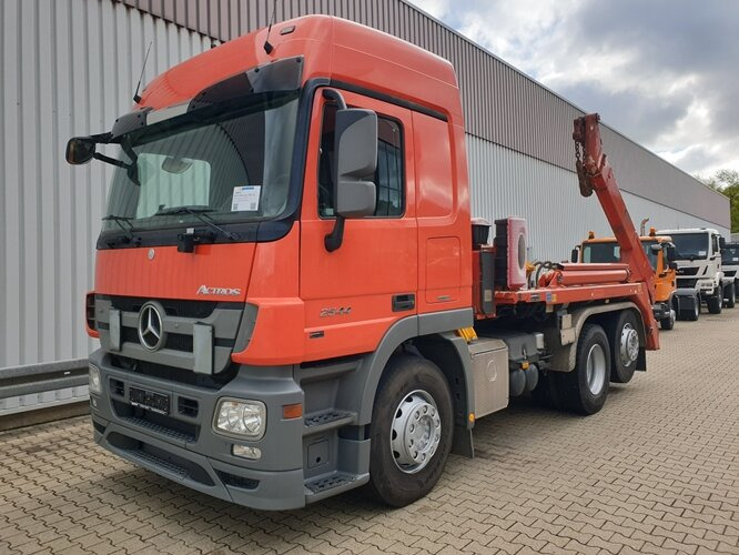 Mercedes-Benz Actros 2544 L 6x2 Actros 2544 L 6x2, ADR, Retarder, Lenkachse - Skip loader truck: picture 1 Mercedes-Benz Actros 2544 L 6x2 Actros 2544 L 6x2, ADR, Retarder, Lenkachse - Skip loader truck: picture 1
