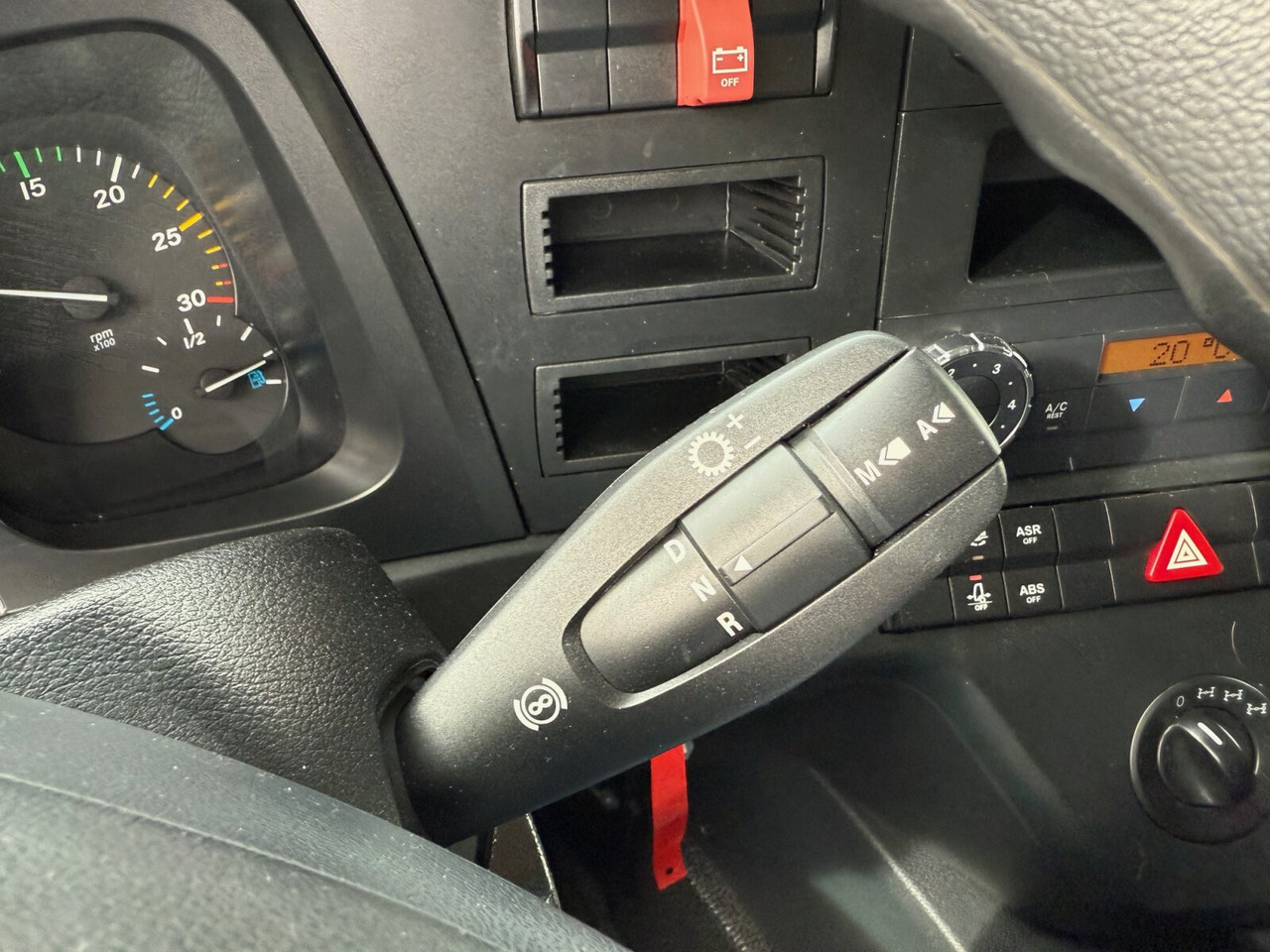 Mercedes-Benz Arocs 1827 A 4x4 Arocs 1827 A 4x4, Ex-Bundeswehr! - Dropside/ Flatbed truck: picture 5 Mercedes-Benz Arocs 1827 A 4x4 Arocs 1827 A 4x4, Ex-Bundeswehr! - Dropside/ Flatbed truck: picture 5