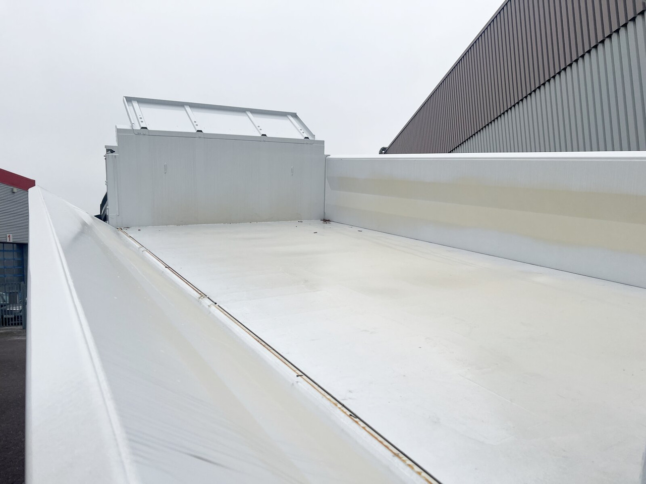 New Tipper Mercedes-Benz Arocs 2645 K 6x4 Arocs 2645 K 6x4, MultimediaCockpit, Bordmatik links: picture 12 New Tipper Mercedes-Benz Arocs 2645 K 6x4 Arocs 2645 K 6x4, MultimediaCockpit, Bordmatik links: picture 12