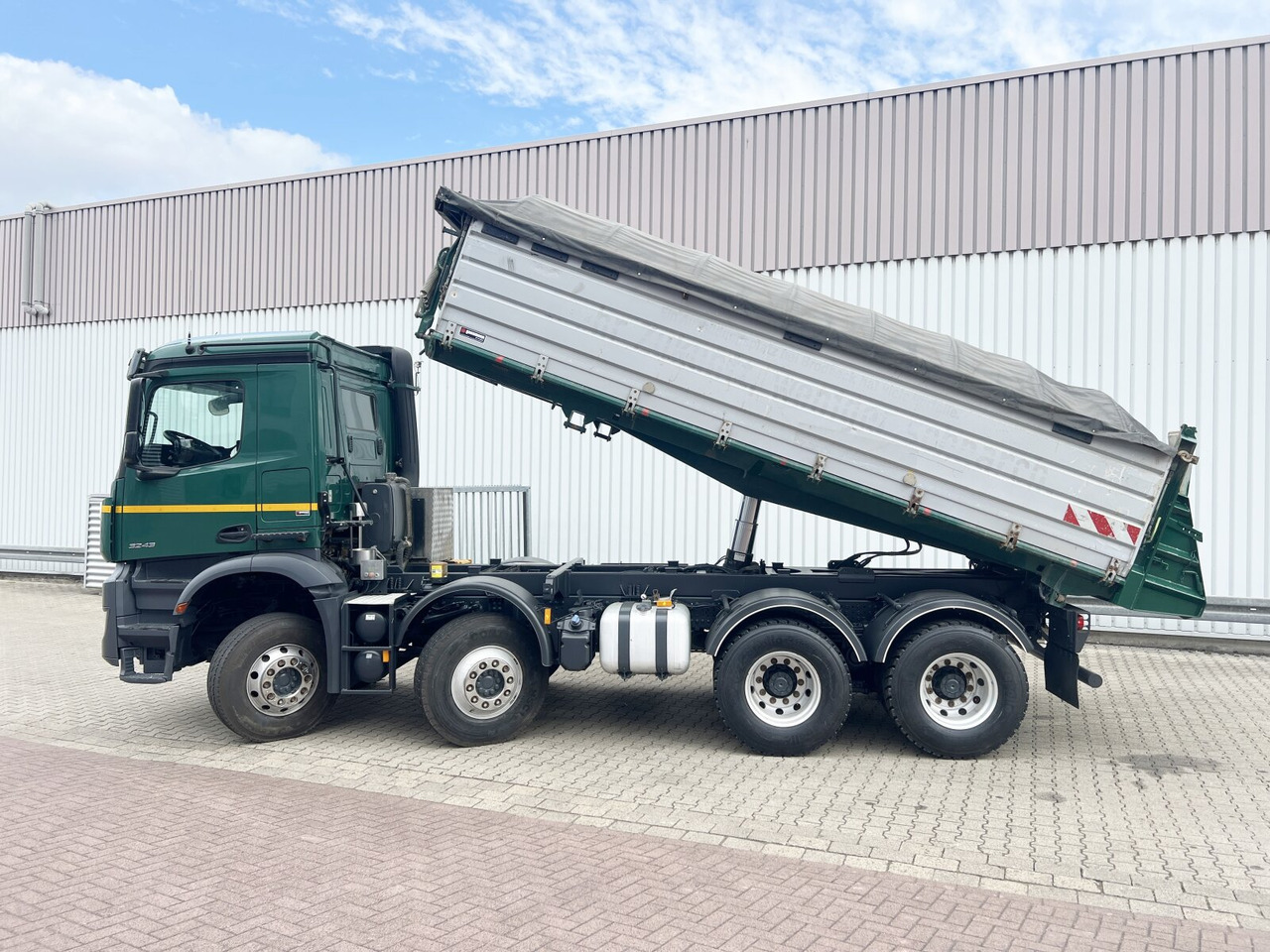 Tipper Mercedes-Benz Arocs 3243 K 8x4 Arocs 3243 K 8x4, Ressenig Thermo Alukipper 3-S: picture 12