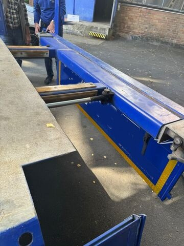 Mercedes-Benz Arocs 3245 L 8x2/6 Arocs 3245 L 8x2/6, Kran Fassi F 545 RA 2.26 XE, Jib, Funk 29,7 m - 400 kg - Crane truck, Dropside/ Flatbed truck: picture 4 Mercedes-Benz Arocs 3245 L 8x2/6 Arocs 3245 L 8x2/6, Kran Fassi F 545 RA 2.26 XE, Jib, Funk 29,7 m - 400 kg - Crane truck, Dropside/ Flatbed truck: picture 4