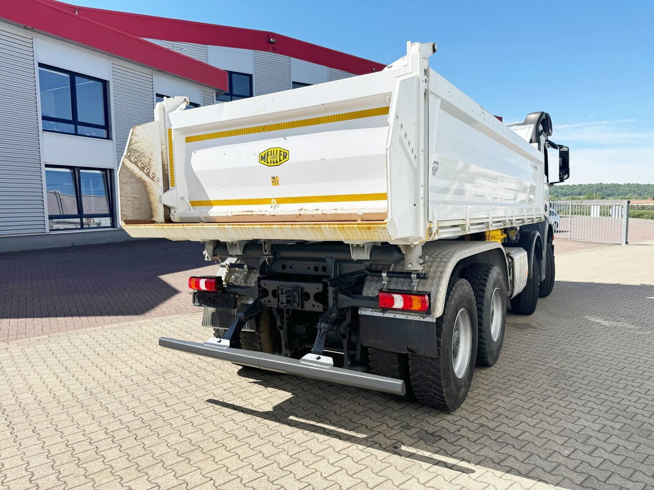Mercedes-Benz Arocs 4142 K 8x4/4 Arocs 4142 K 8x4/4, Meiller Bordmatik links - Tipper: picture 4 Mercedes-Benz Arocs 4142 K 8x4/4 Arocs 4142 K 8x4/4, Meiller Bordmatik links - Tipper: picture 4