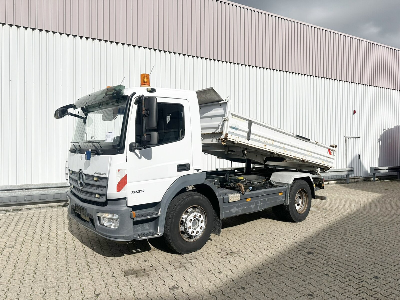 Mercedes-Benz Atego 1223 K 4x2 Atego 1223 K 4x2, AHK-Öl - Tipper: picture 1 Mercedes-Benz Atego 1223 K 4x2 Atego 1223 K 4x2, AHK-Öl - Tipper: picture 1