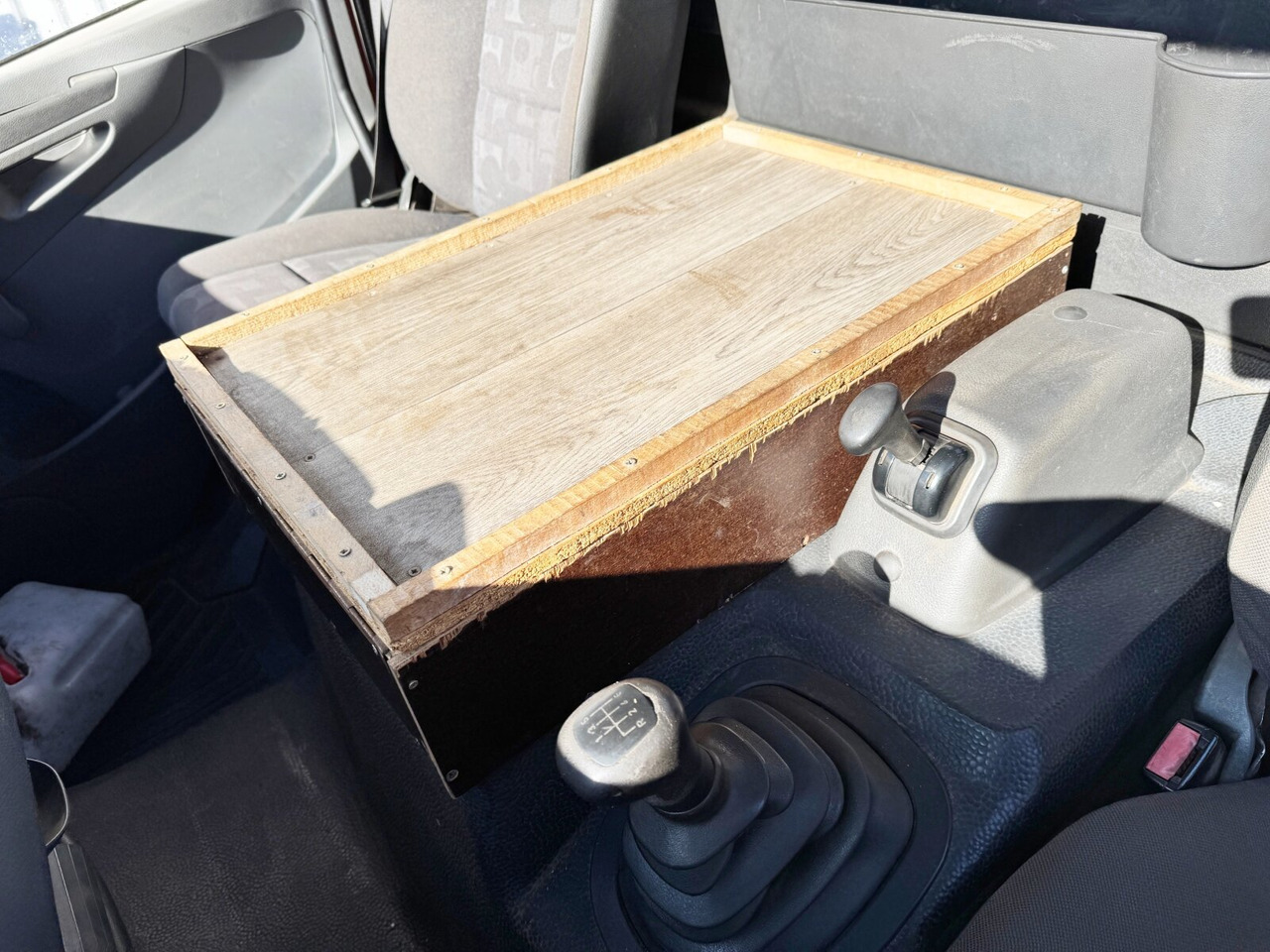 Mercedes-Benz Atego 818 K 4x2 Atego 818 K 4x2, 2x AHK - Tipper: picture 4 Mercedes-Benz Atego 818 K 4x2 Atego 818 K 4x2, 2x AHK - Tipper: picture 4