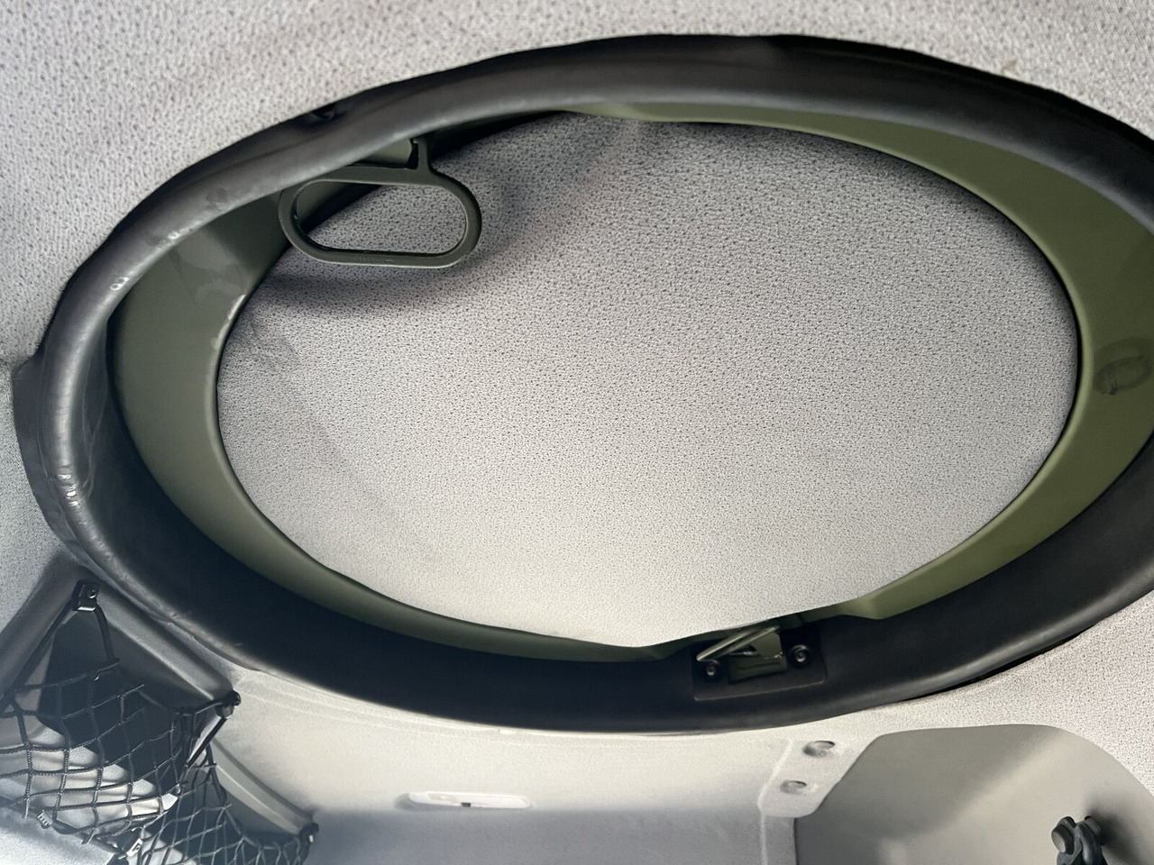 Mercedes-Benz Axor 1829 A 4x4 Axor 1829 A 4x4, Ex- - Dropside/ Flatbed truck: picture 4 Mercedes-Benz Axor 1829 A 4x4 Axor 1829 A 4x4, Ex- - Dropside/ Flatbed truck: picture 4