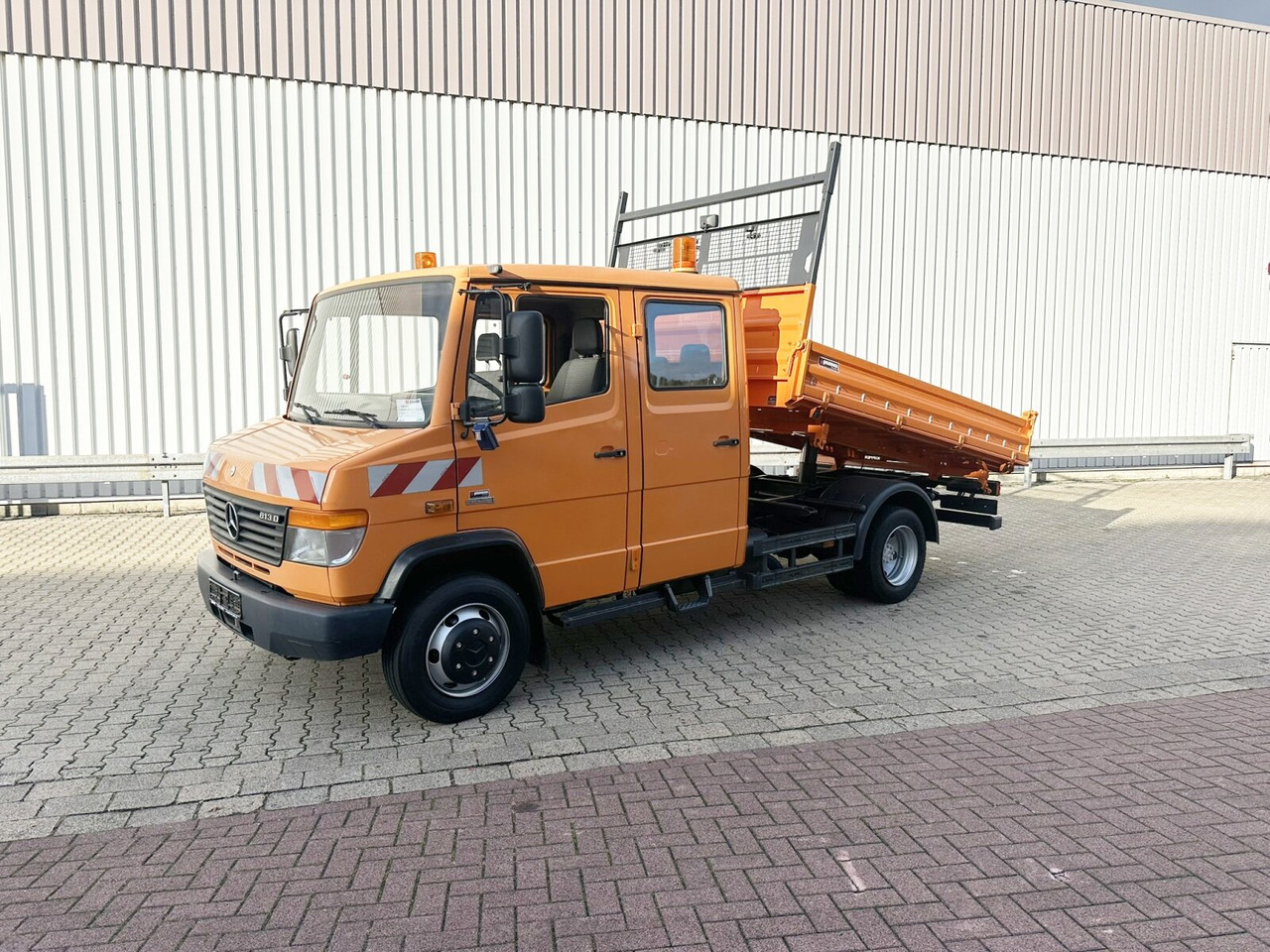 Mercedes-Benz Vario 813 D 4x2 Doka Vario 813 D 4x2 Doka, Meiller Kipper - Tipper: picture 1 Mercedes-Benz Vario 813 D 4x2 Doka Vario 813 D 4x2 Doka, Meiller Kipper - Tipper: picture 1