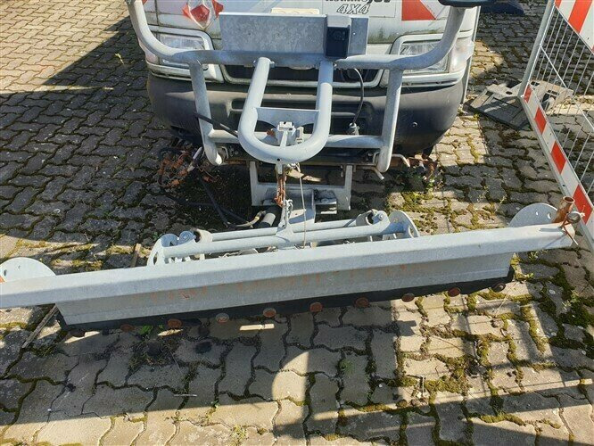 S 85 4x4 PFAU S 85 4x4 - Snow removal vehicle, Van: picture 5 S 85 4x4 PFAU S 85 4x4 - Snow removal vehicle, Van: picture 5